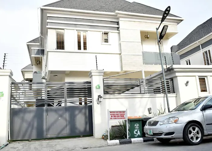 Impeccable 4-Bed House In Lagos Nigeria