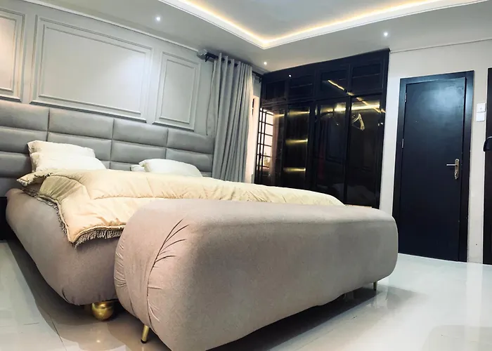 Rare Luxury 2Bed Guest House With Private Garden Close To Airport