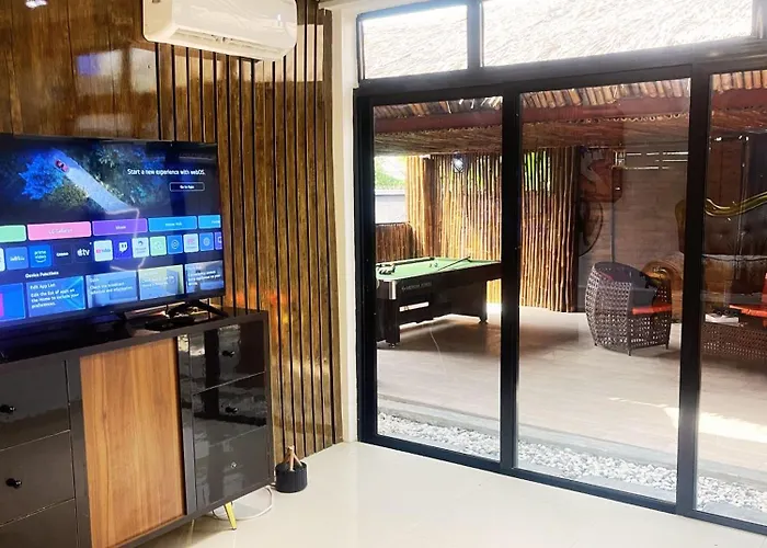 Rare Luxury 2Bed Guest House With Private Garden Close To Airport